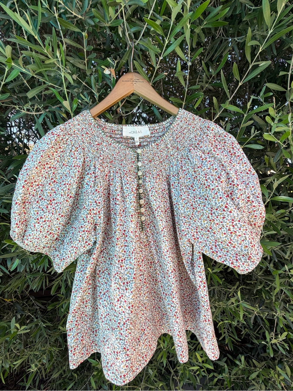 THE GREAT The Honey Top in Cream Mini Wildflower Print in size 0/XS, 100% Cotton